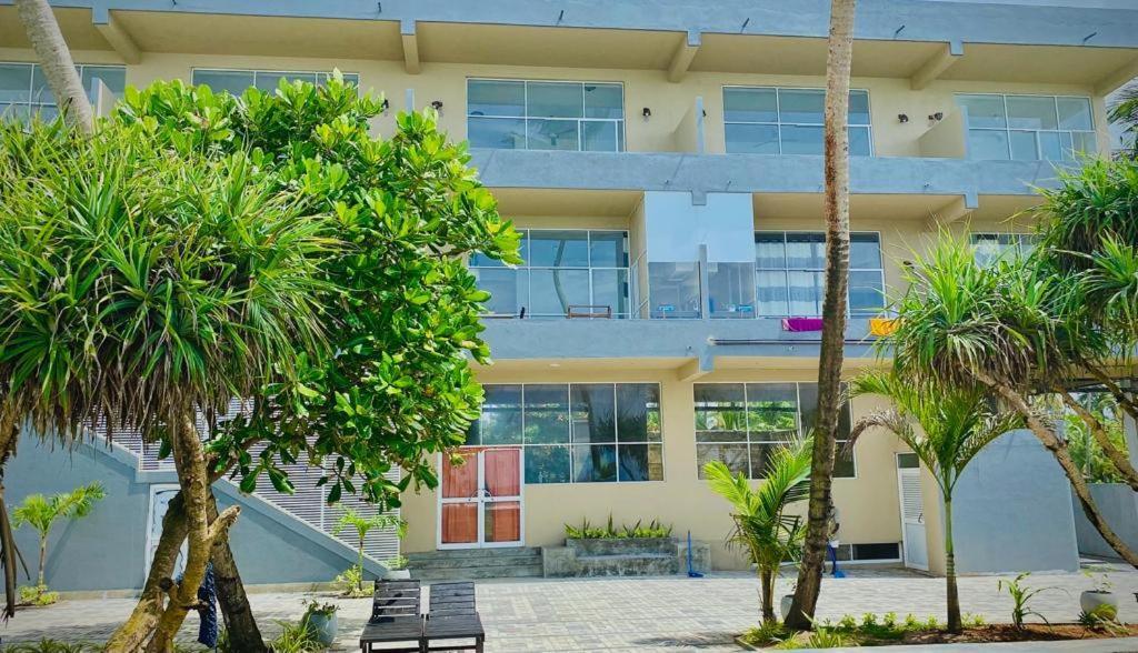 Sevenra Grand Beach Hotel Ambalangoda  Exterior photo