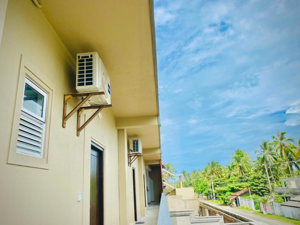 Sevenra Grand Beach Hotel Ambalangoda  Exterior photo