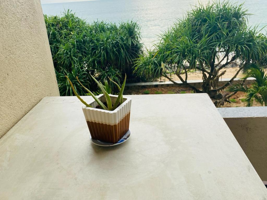 Sevenra Grand Beach Hotel Ambalangoda  Exterior photo