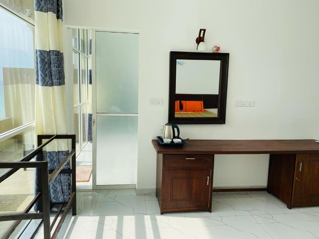 Sevenra Grand Beach Hotel Ambalangoda  Exterior photo