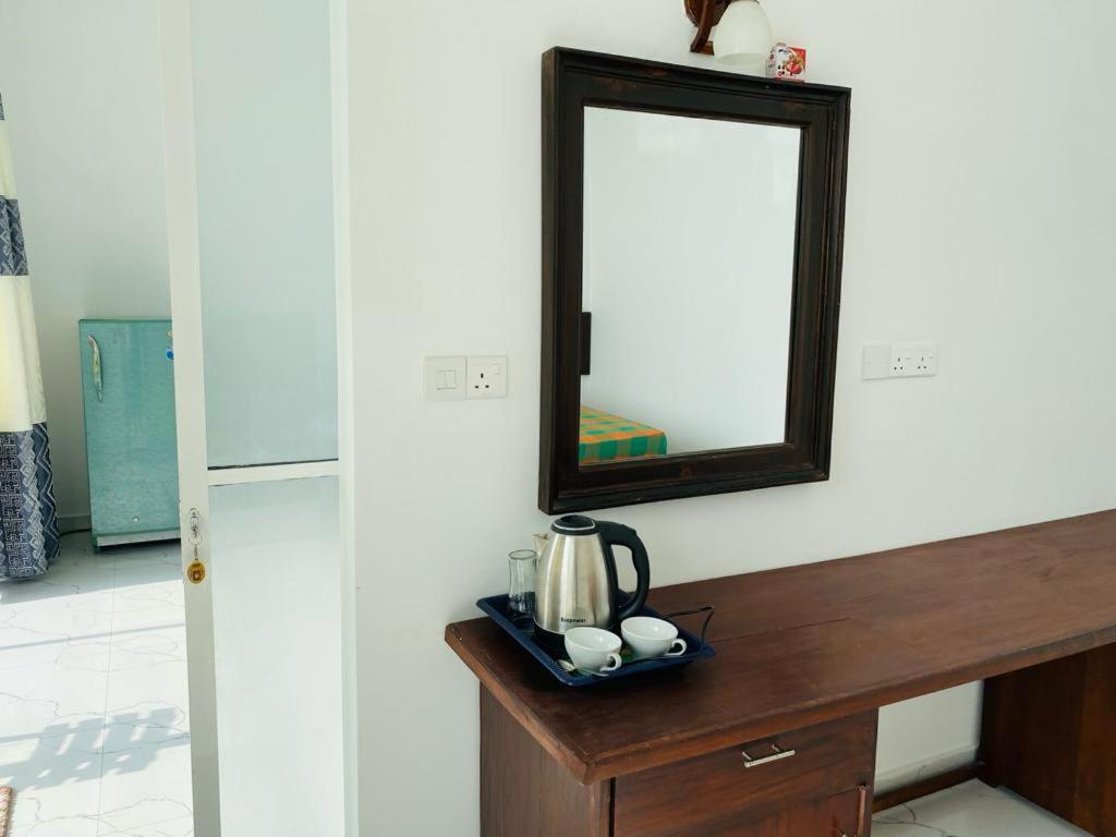 Sevenra Grand Beach Hotel Ambalangoda  Exterior photo