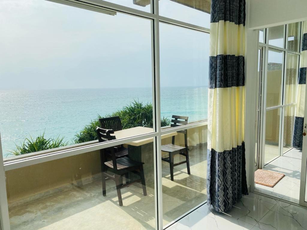 Sevenra Grand Beach Hotel Ambalangoda  Exterior photo