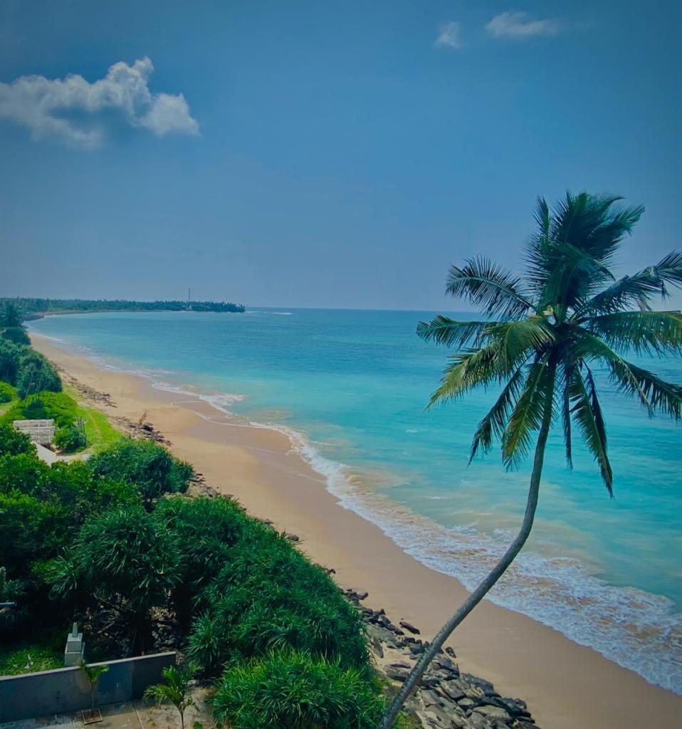 Sevenra Grand Beach Hotel Ambalangoda  Exterior photo