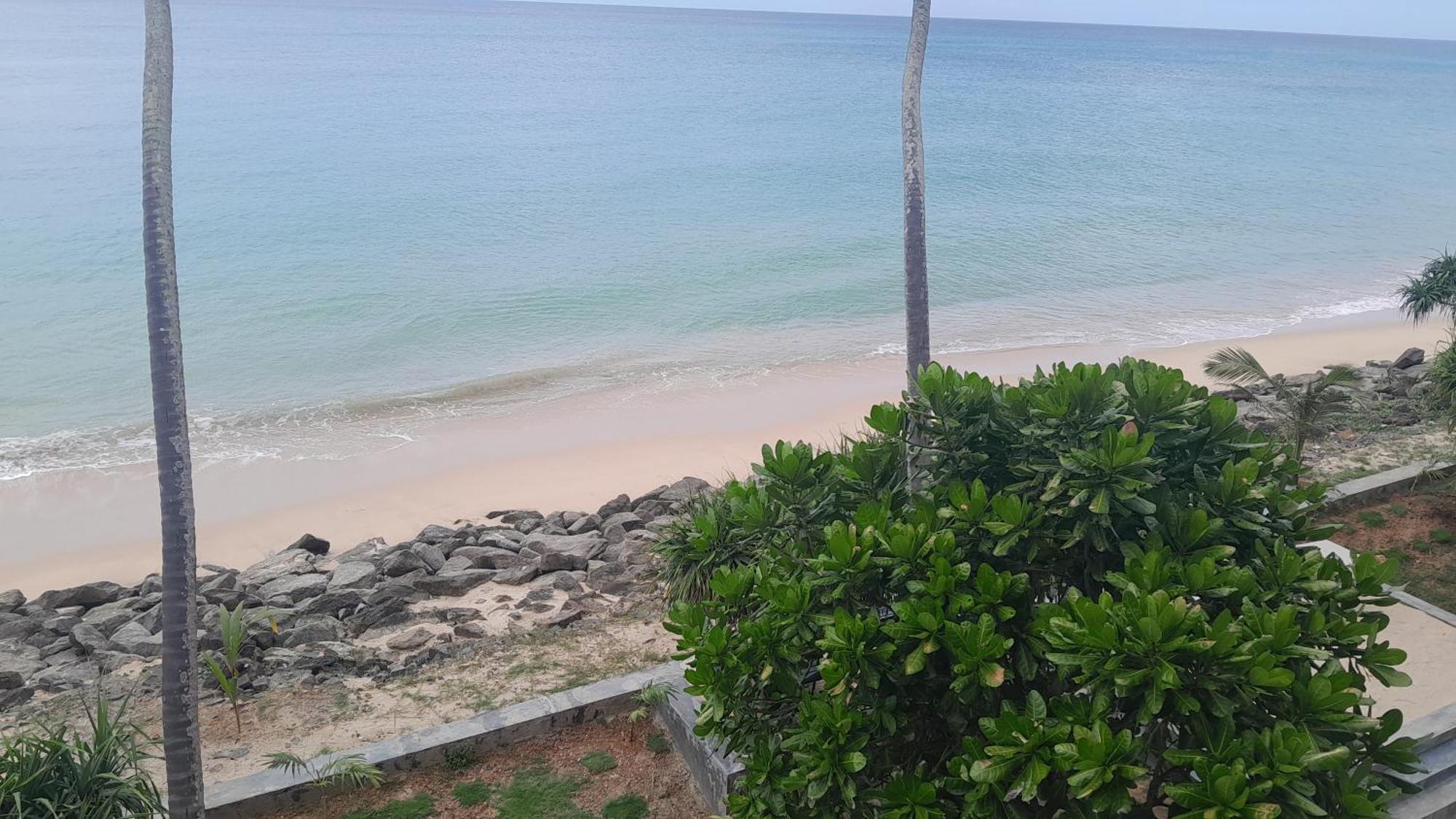 Sevenra Grand Beach Hotel Ambalangoda  Exterior photo