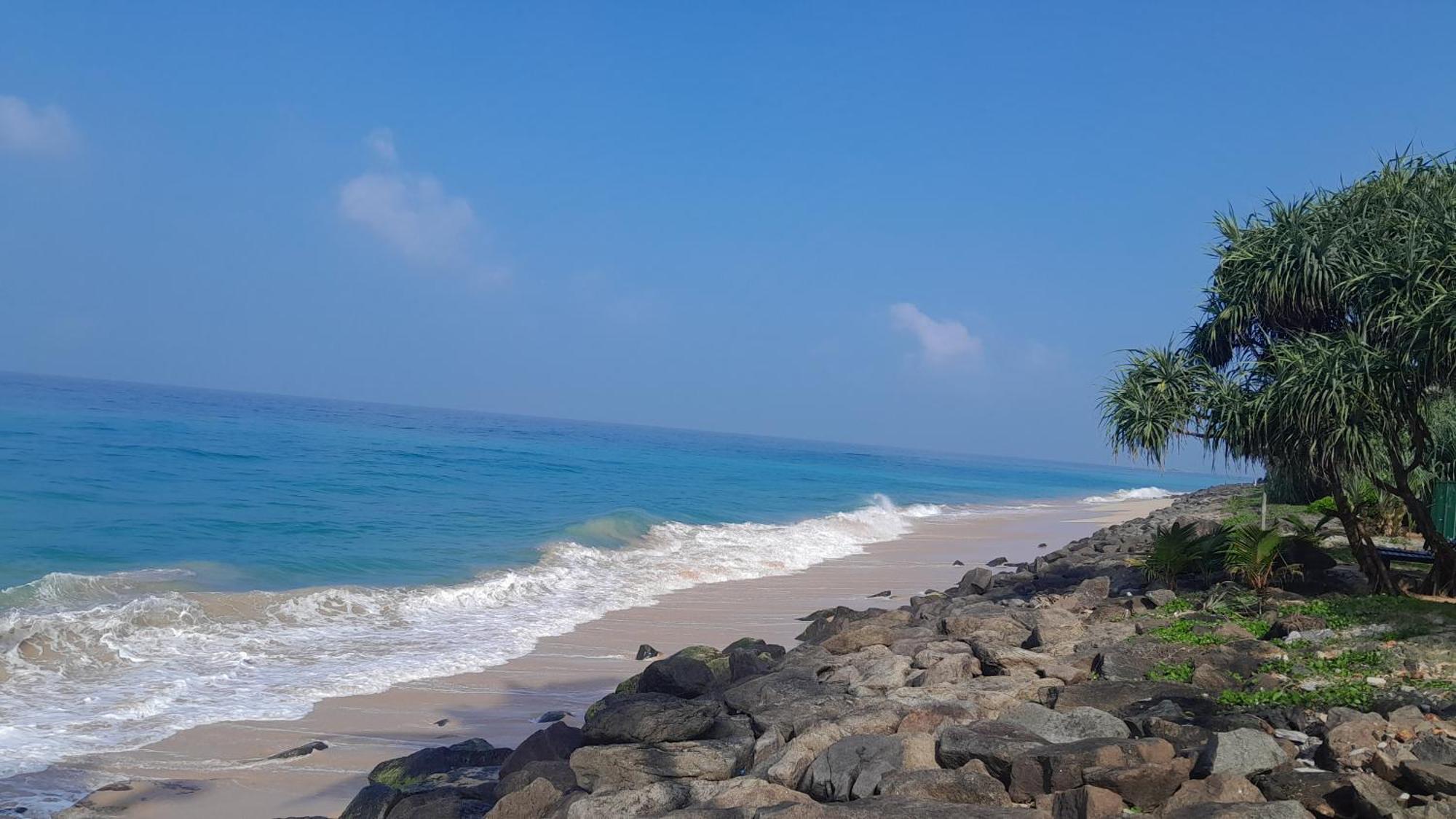 Sevenra Grand Beach Hotel Ambalangoda  Exterior photo